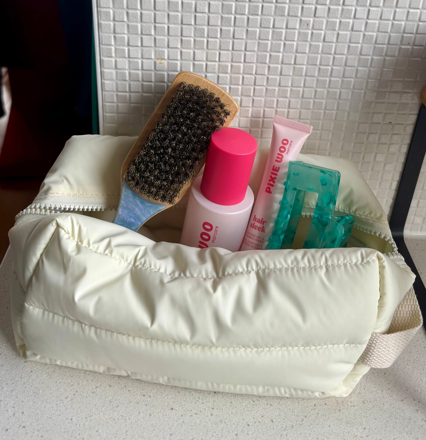 Customer photo review of Hair Sleek - Styling gel and taming wand