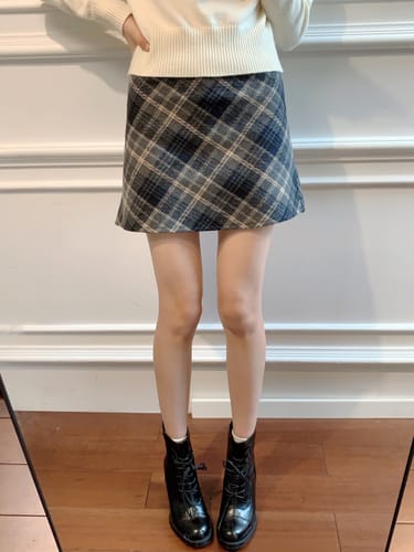 Customer photo review of Lace Up Martin Ankle Boots High Heel Slim Fit Back Zipper 2025 New Style