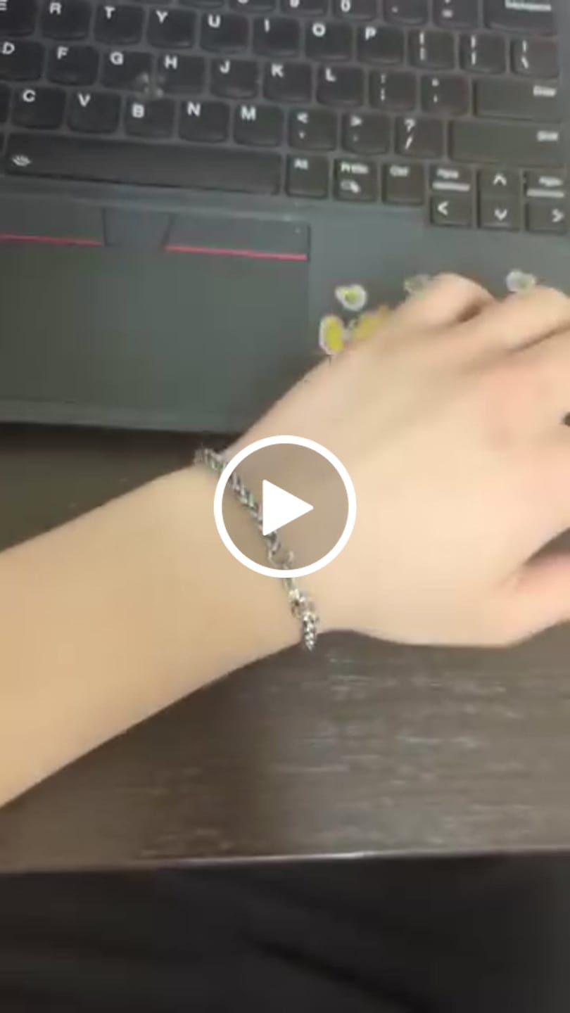 Customer video review of 4mm Wheat Chain Bracelet