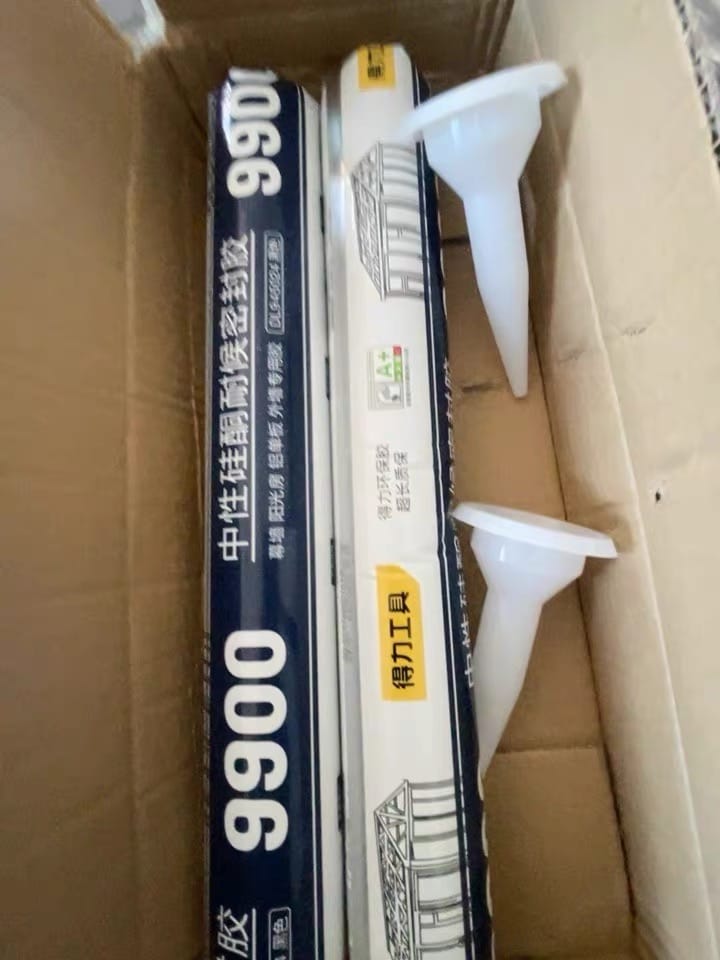 Customer photo review of High-Strength 9900 Structural Silicone Sealant – Outdoor Weatherproof Adhesive for Windows & Doors