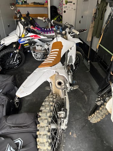 Customer photo review of Custom Seat Cover: 2018 Yamaha YZ450F