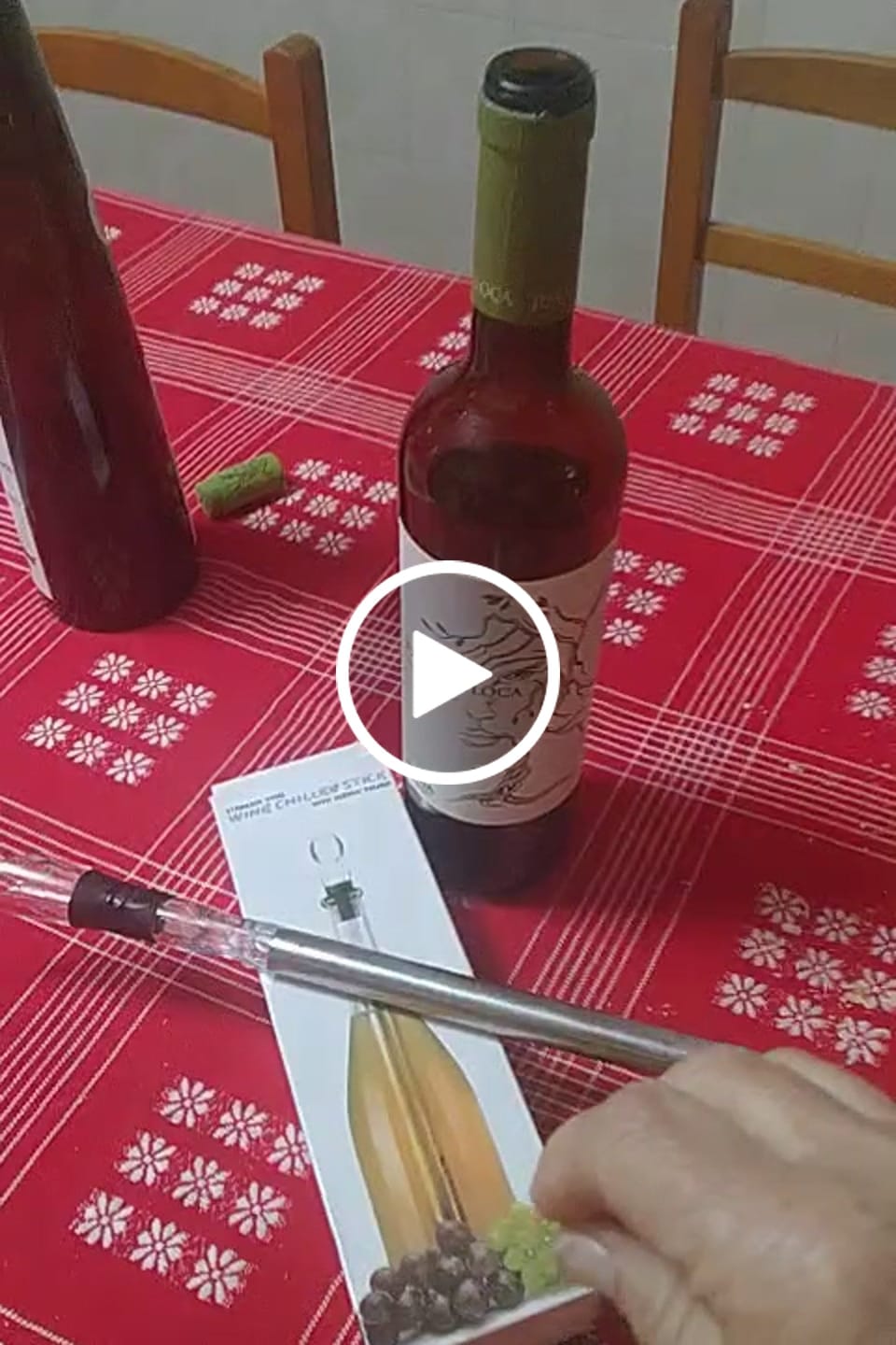Customer video review of VineChill™ | Enfriador y Aereador de Vino – Temperatura Perfecta Siempre 1+1 GRATIS