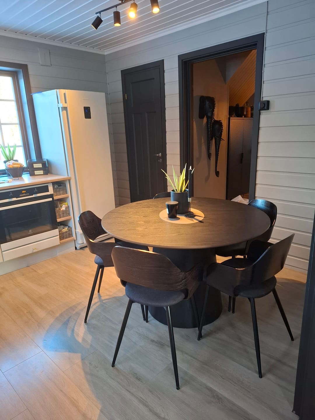 Customer photo review of Treverk sort matt kontaktplast
