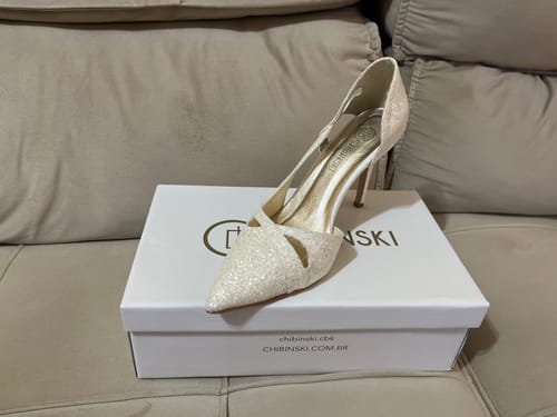 Customer photo review of Scarpin Noiva Recorte Lateral Luma Off White