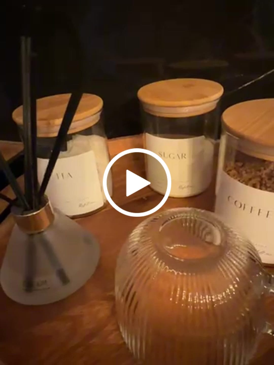 Customer video review of Set of 3 Glass Jars with Bamboo Lid - Tea, Coffee and Sugar 800ml [Large Label]