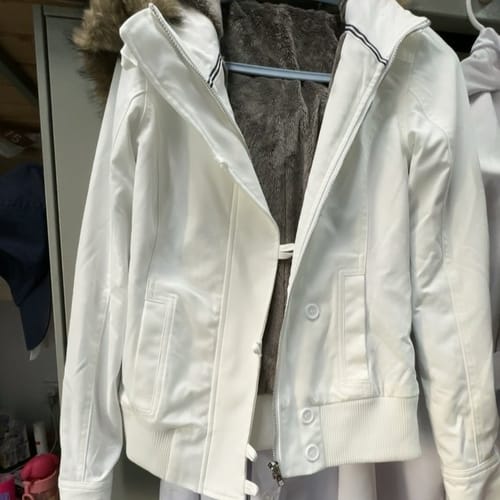 Customer photo review of Retro-style fur-trimmed hooded coat for women