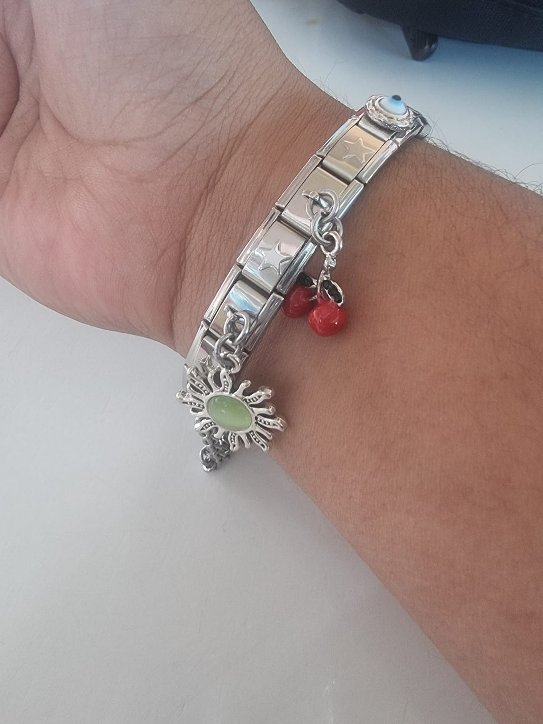 Customer photo review of Charm Colgante Mariposa