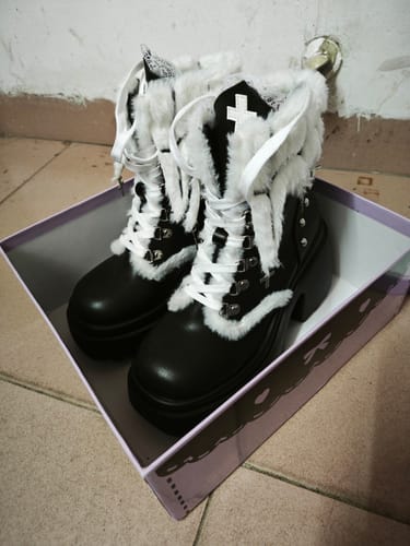 Customer photo review of Sweet and cool punk platform combat boots