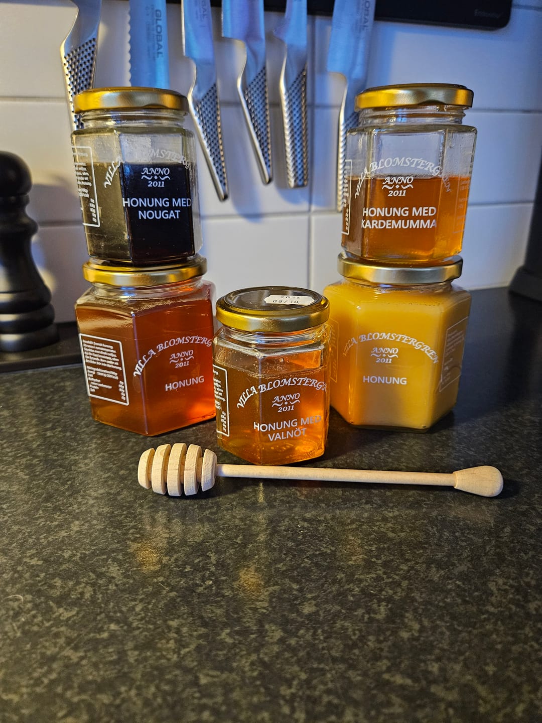 Customer photo review of Höstens honungspaket – 5 burkar + honungspinne & fri frakt! 🍯🍂