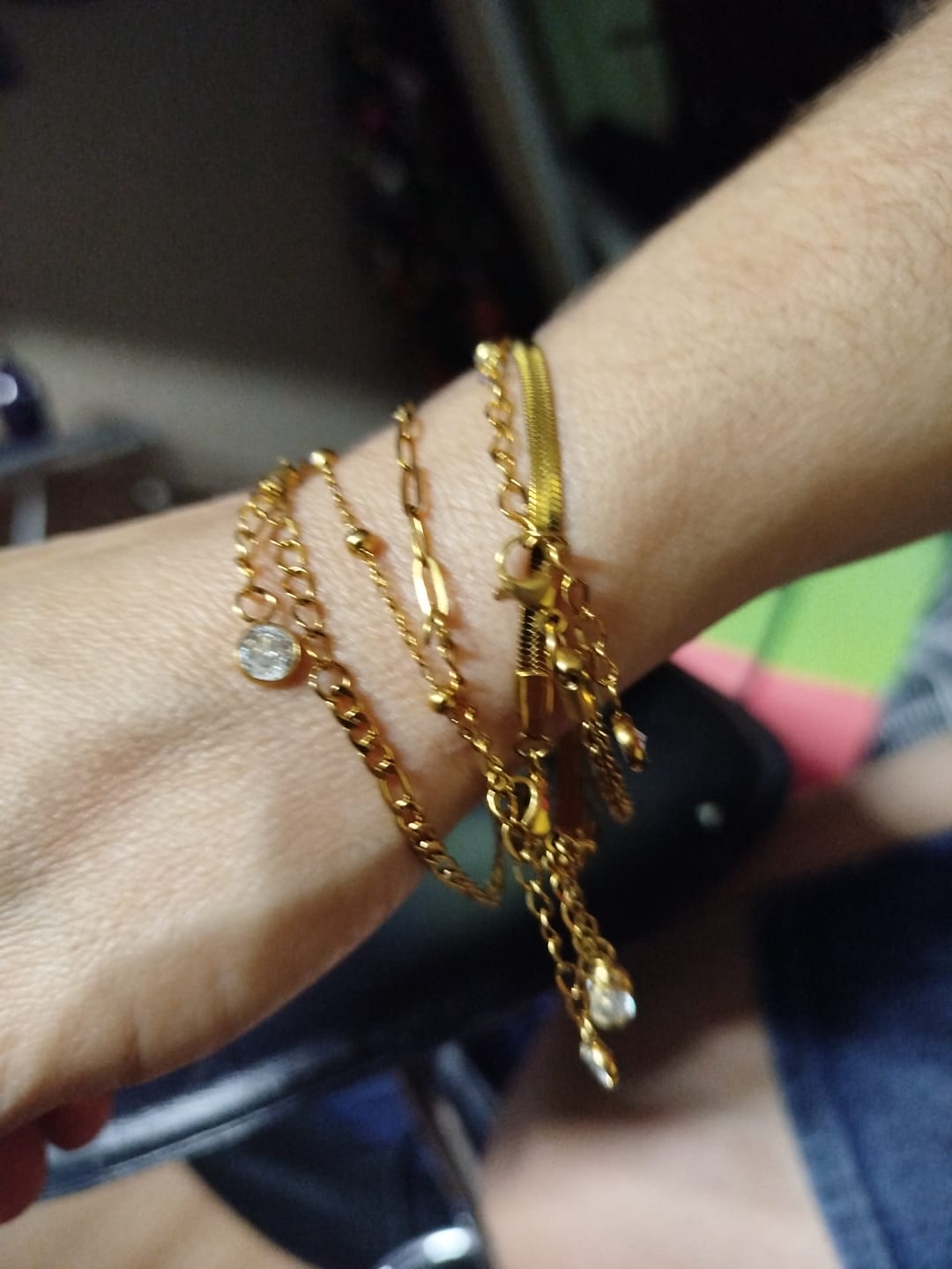 Customer photo review of Kit Pulseiras Glamour Zircônias Banhado em Ouro 18K
