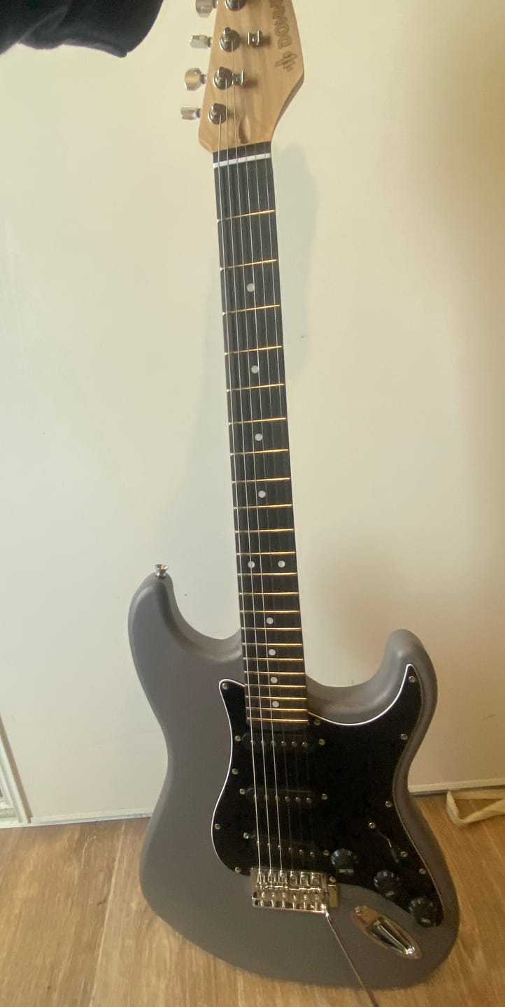 Customer photo review of Donner DST-80 Débutant Guitare Électrique