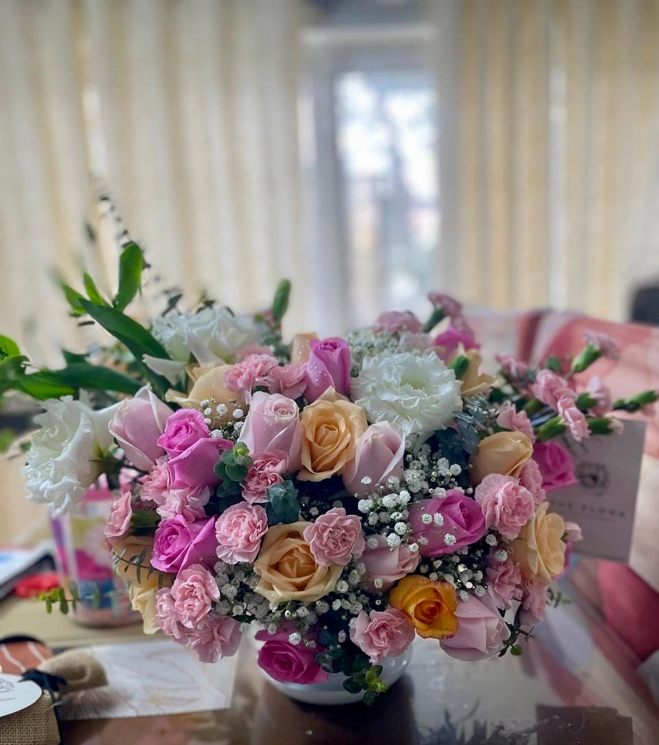 Customer photo review of Heartbeat Hues (with white vase)