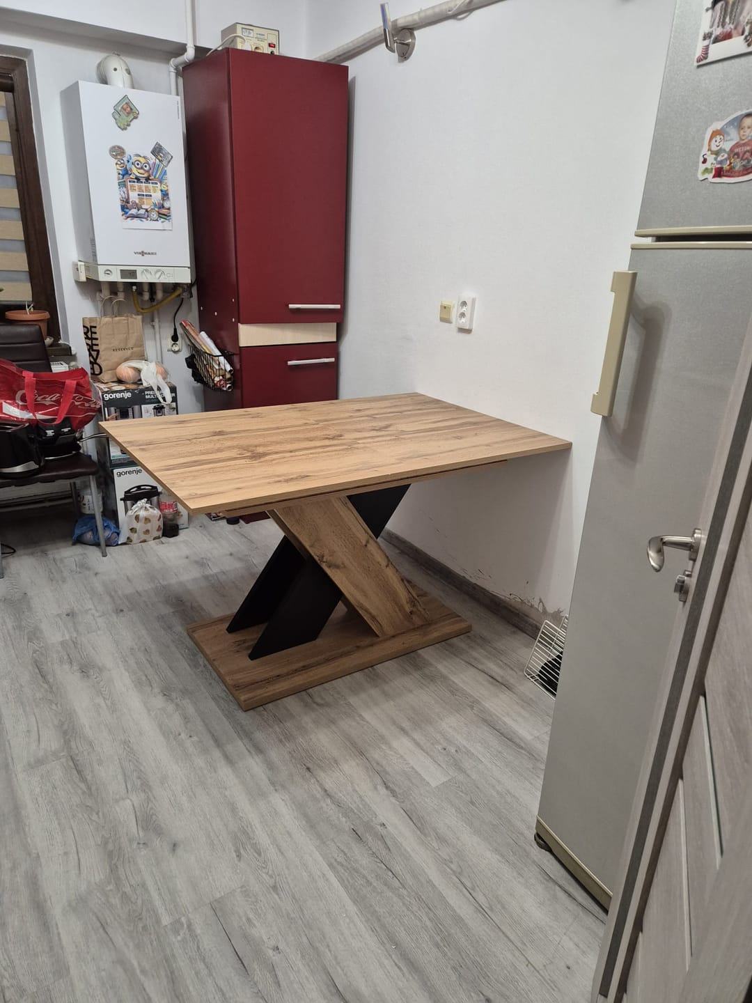 Customer photo review of Masa extensibila XARELTO, stejar/negru, PAL furniruit, 130/175x85x76 cm