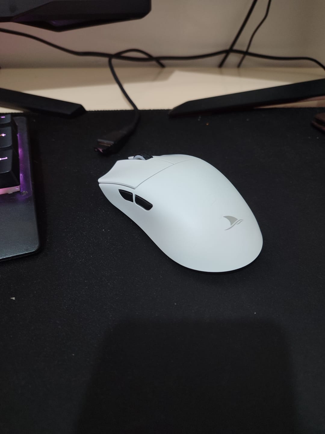Customer photo review of Darmoshark M3 V2 Wireless Mouse