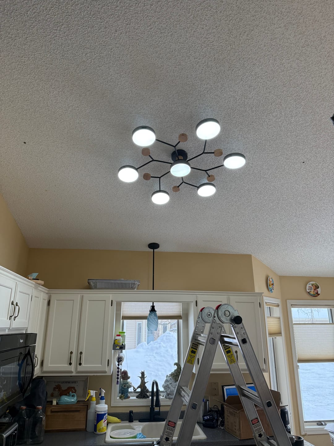 Customer photo review of Large Multi-Head Round Semi-Flush Mount Light 7-Light