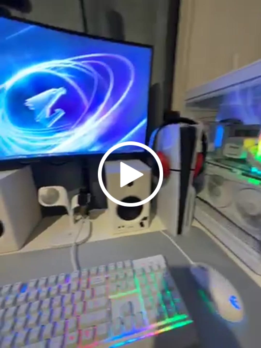 Customer video review of MR4 Powered Studio Monitor