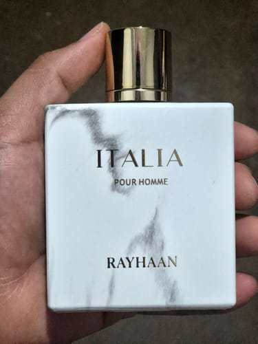 Reseña con foto de un cliente sobre Perfume Rayhaan Italia 100ml EDP