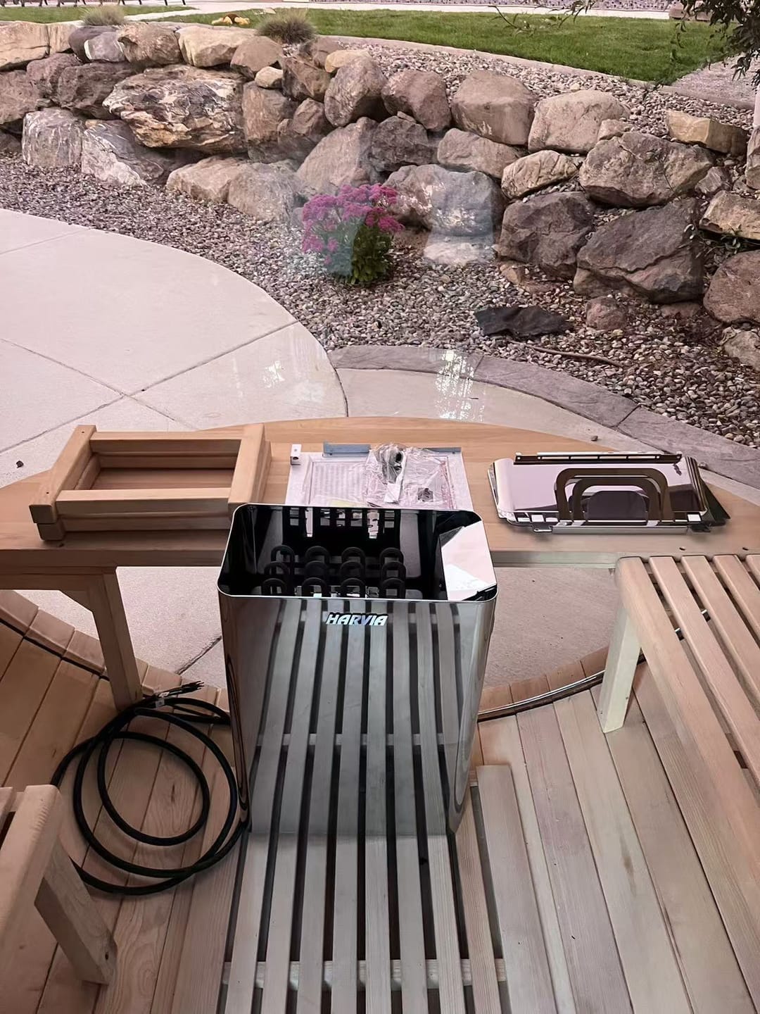 Customer photo review of SAUNASNET® Outdoor Barrel Sauna with Panoramic Tinted Glass Front, Durable Wooden Design for Home & Garden Barrel 05