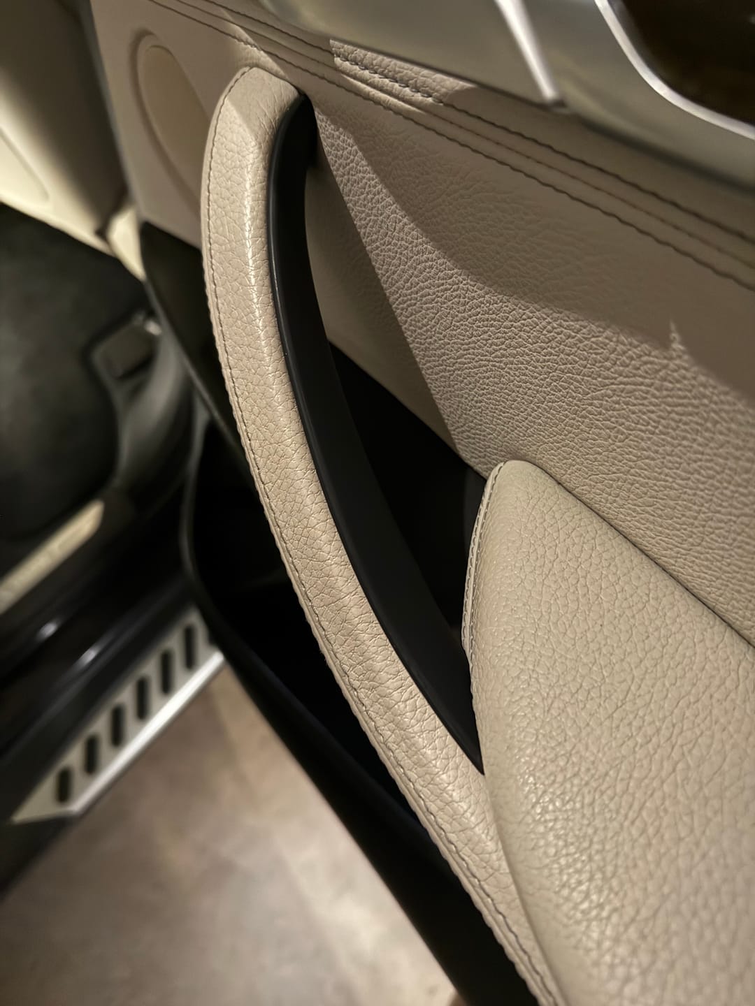 Customer photo review of BMW X5 F15 (2014–2018) & X6 F16 (2015–2018) Interior Door Pull Handle Cover Trim Set (3PCS) | SPCRSO