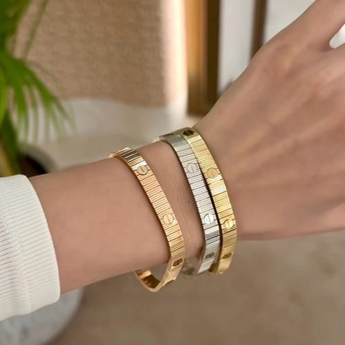 Customer photo review of 18K Love Unlimited Bracelet Flexible