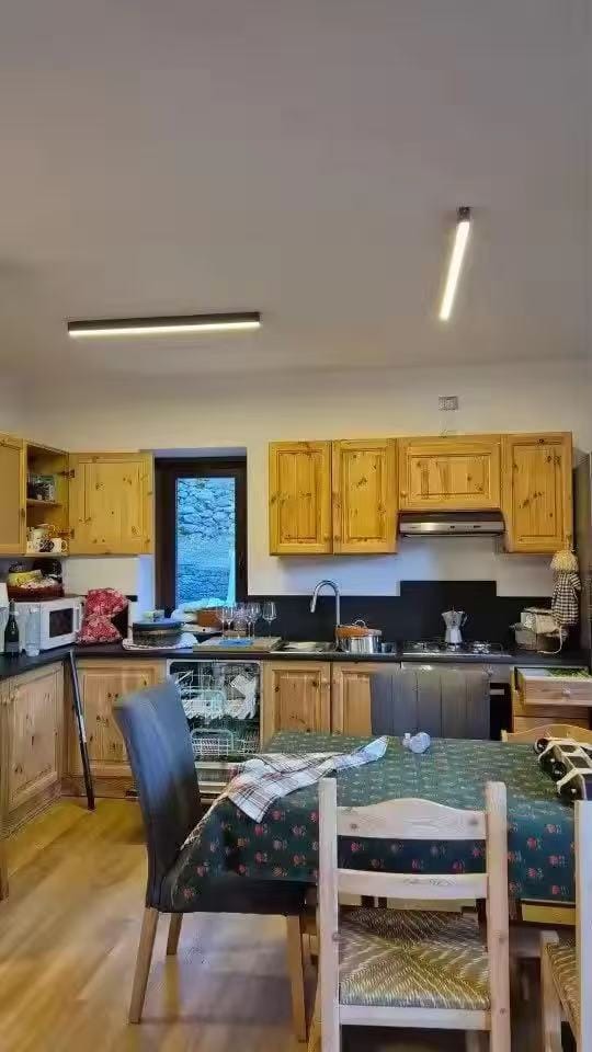 Customer photo review of WOMO Lineare LED Deckenleuchte Flur Lang Schmal Metall-WM1003