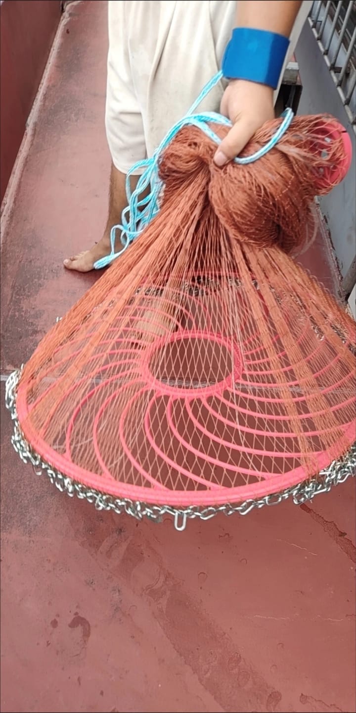 Customer photo review of Hand Cast Fishing Net with Large Disc – Easy Throw Rubber Mesh Net for Catching Fish