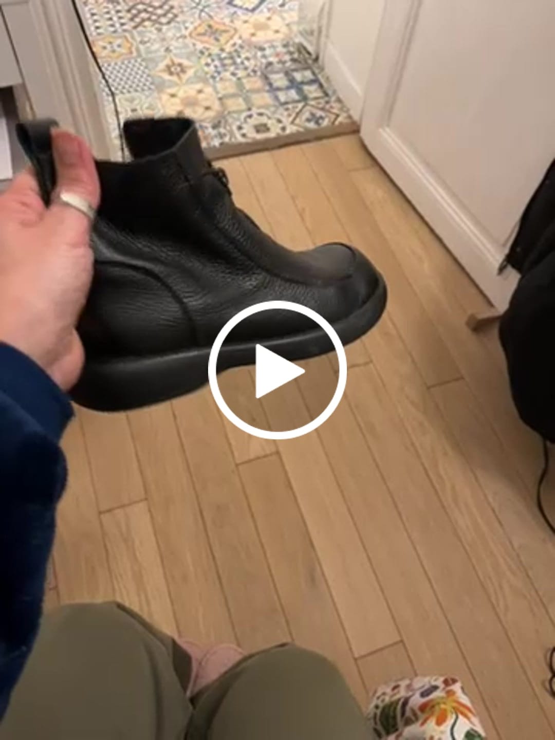 Customer video review of Women Autumn Genuine Leather Martin Boots