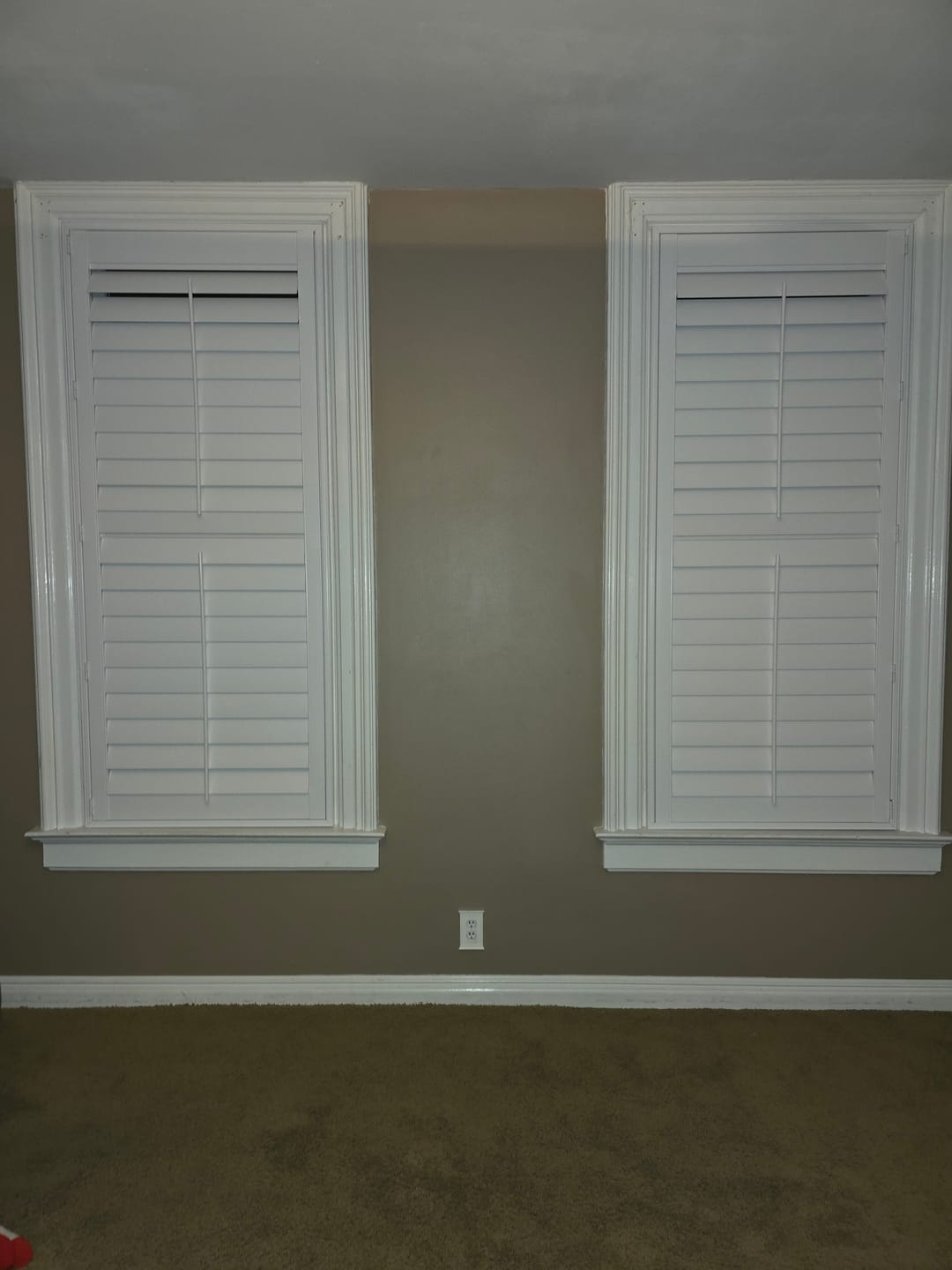 Customer photo review of Hybrid Wood Plantation Shutter