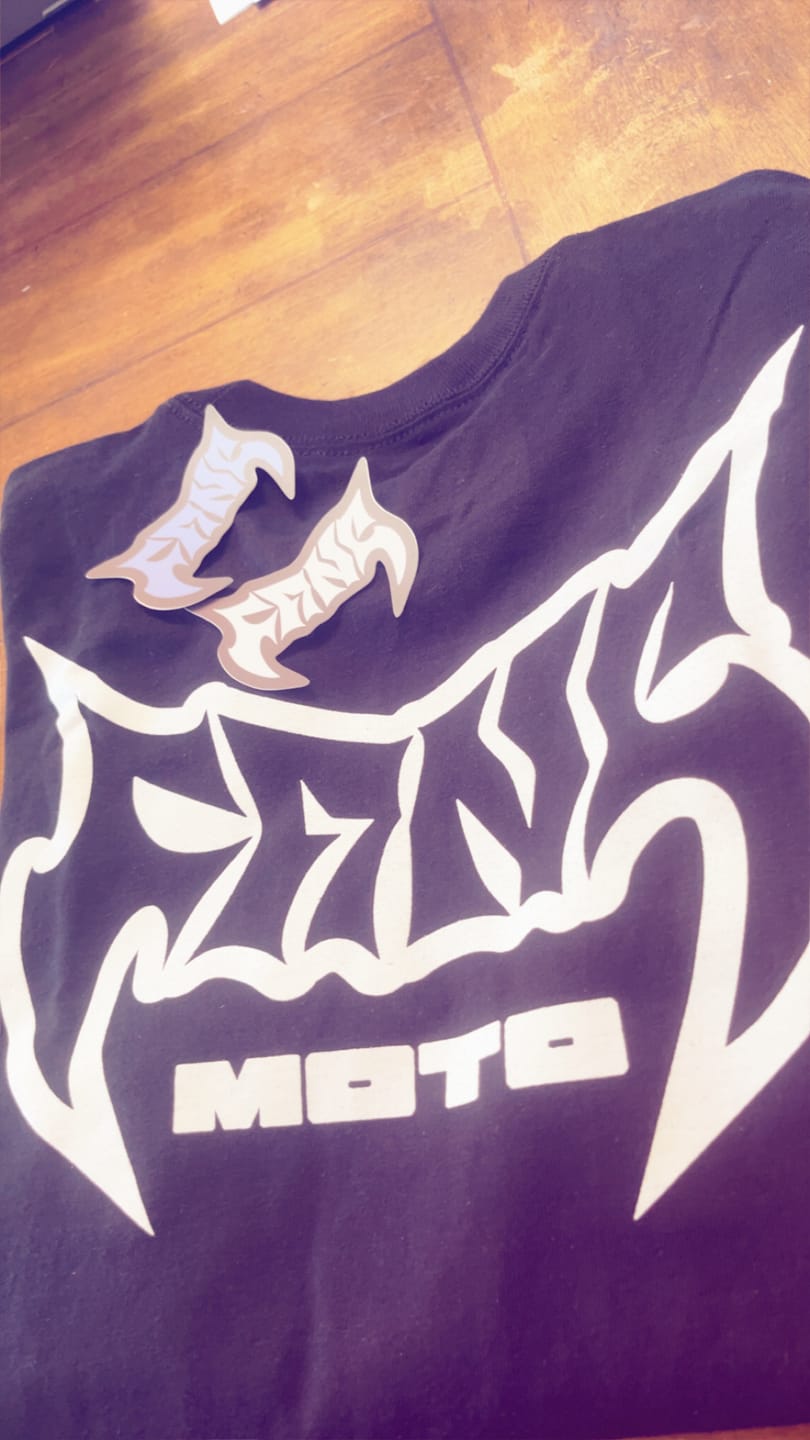 Customer photo review of Black WildStyle Shirt by FANGMOTO™