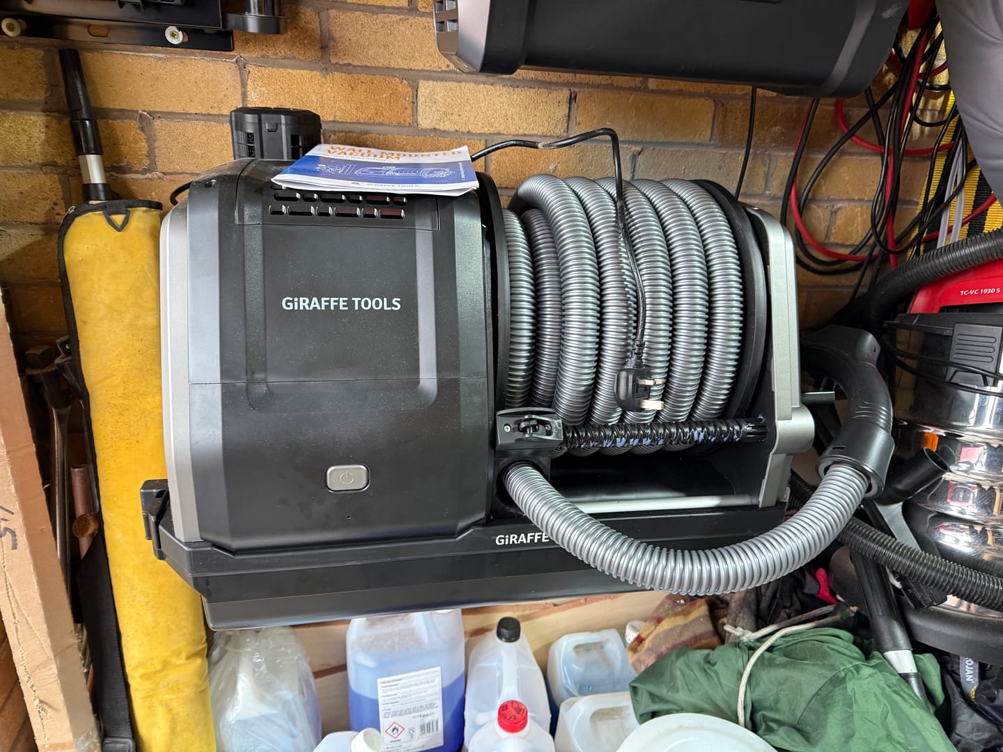 Customer photo review of Grandstorm Retractable Vacuum Cleaner