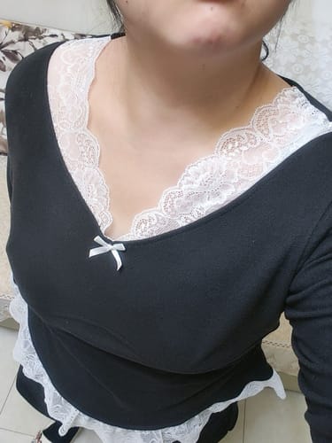 Customer photo review of Black Lace-Trim V-Neck Slim-Fit Long Sleeve Top
