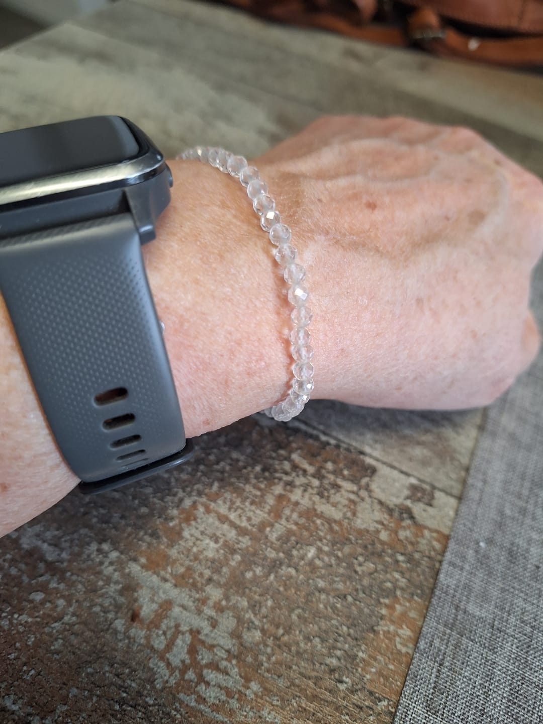 Customer photo review of Bergkristall Naturstein Armband mit Silberperle