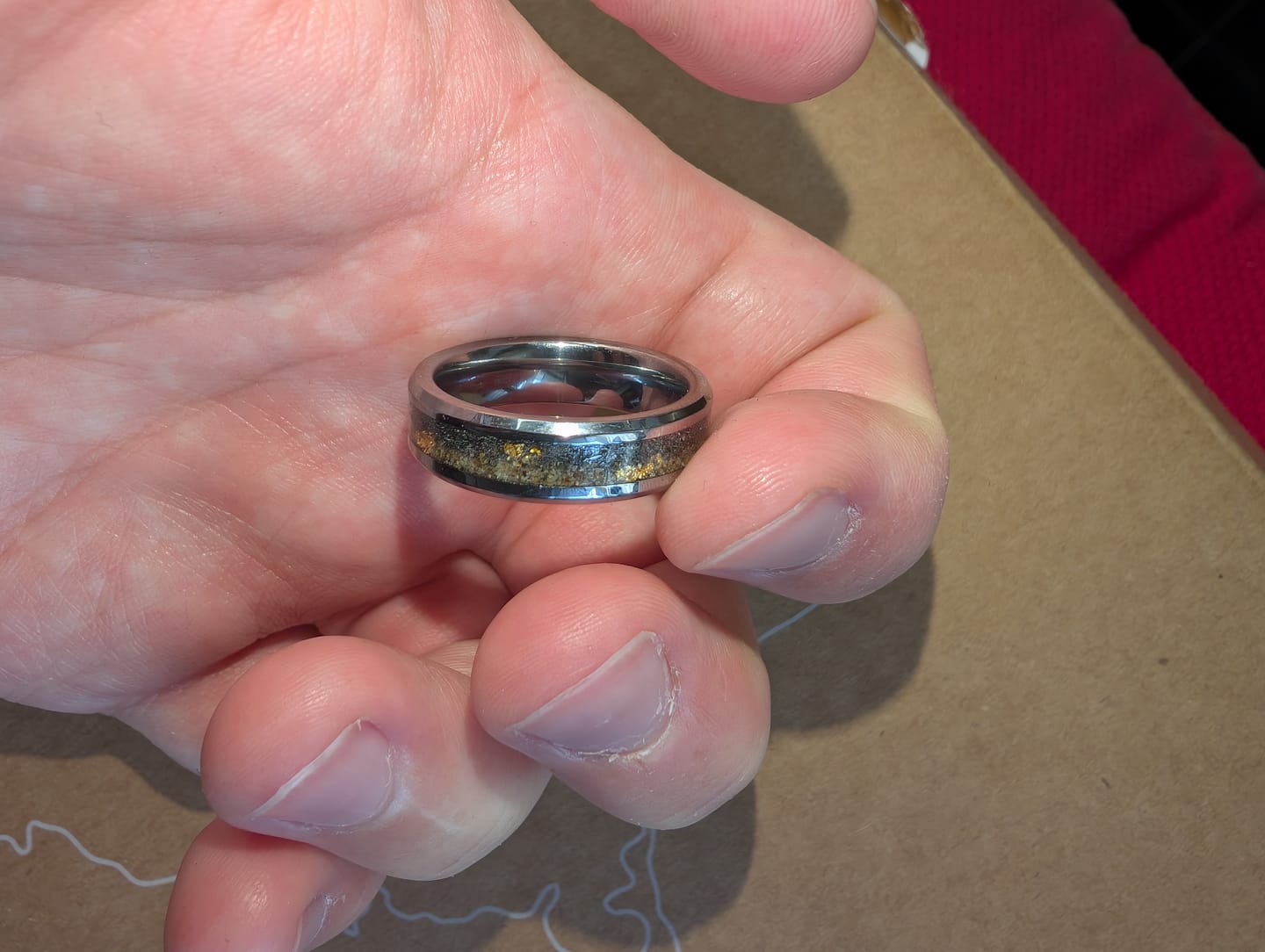 Customer photo review of Bague Personnalisée en Tungstène
