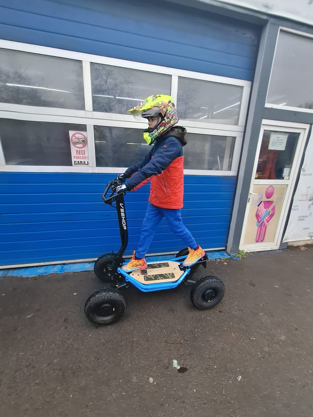 Customer photo review of Trottinette VEEHOP tout terrain à 4 roues motrices avec selle pliable 3200w / 6400w 40ah