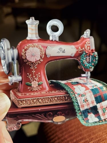Customer photo review of Personalized 3D Effect Miniature Vintage Sewing Machine Acrylic Ornament With Name - Xmas Decor | Keepsake | Birthday Gift For Quilters & Tailors