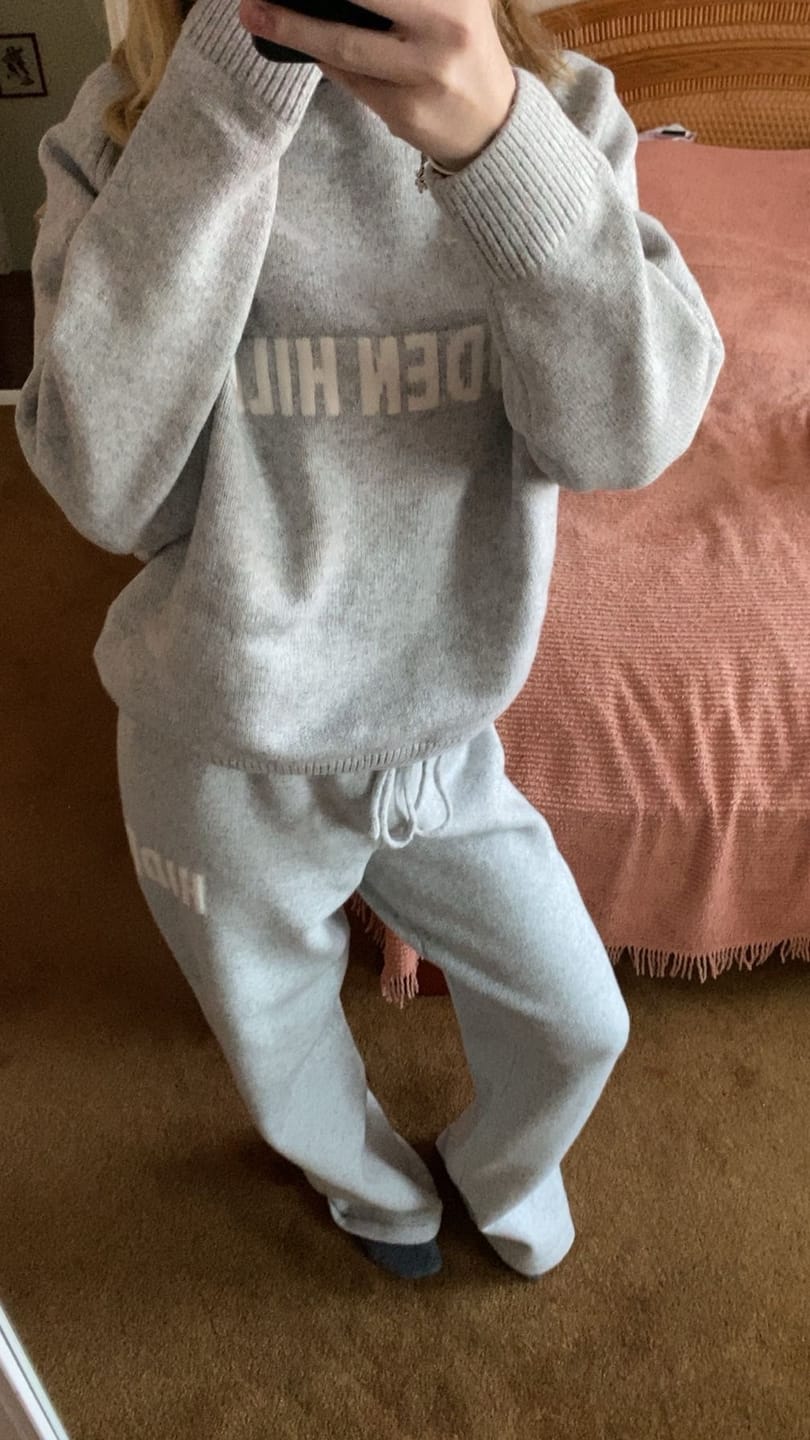 Customer photo review of KNIT SWEATPANTS LIGHT GREY