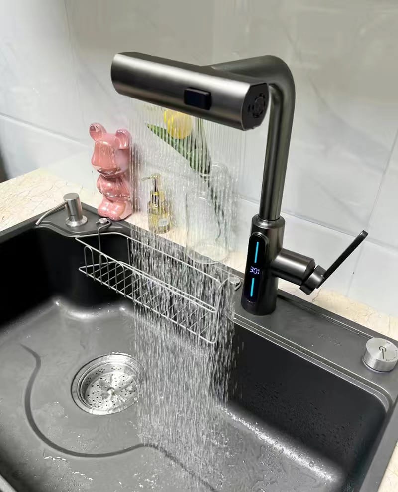 Customer photo review of XYlivingstore Waterfall Basin Faucet | Digital Temperature Display & Lift-Up Sprayer