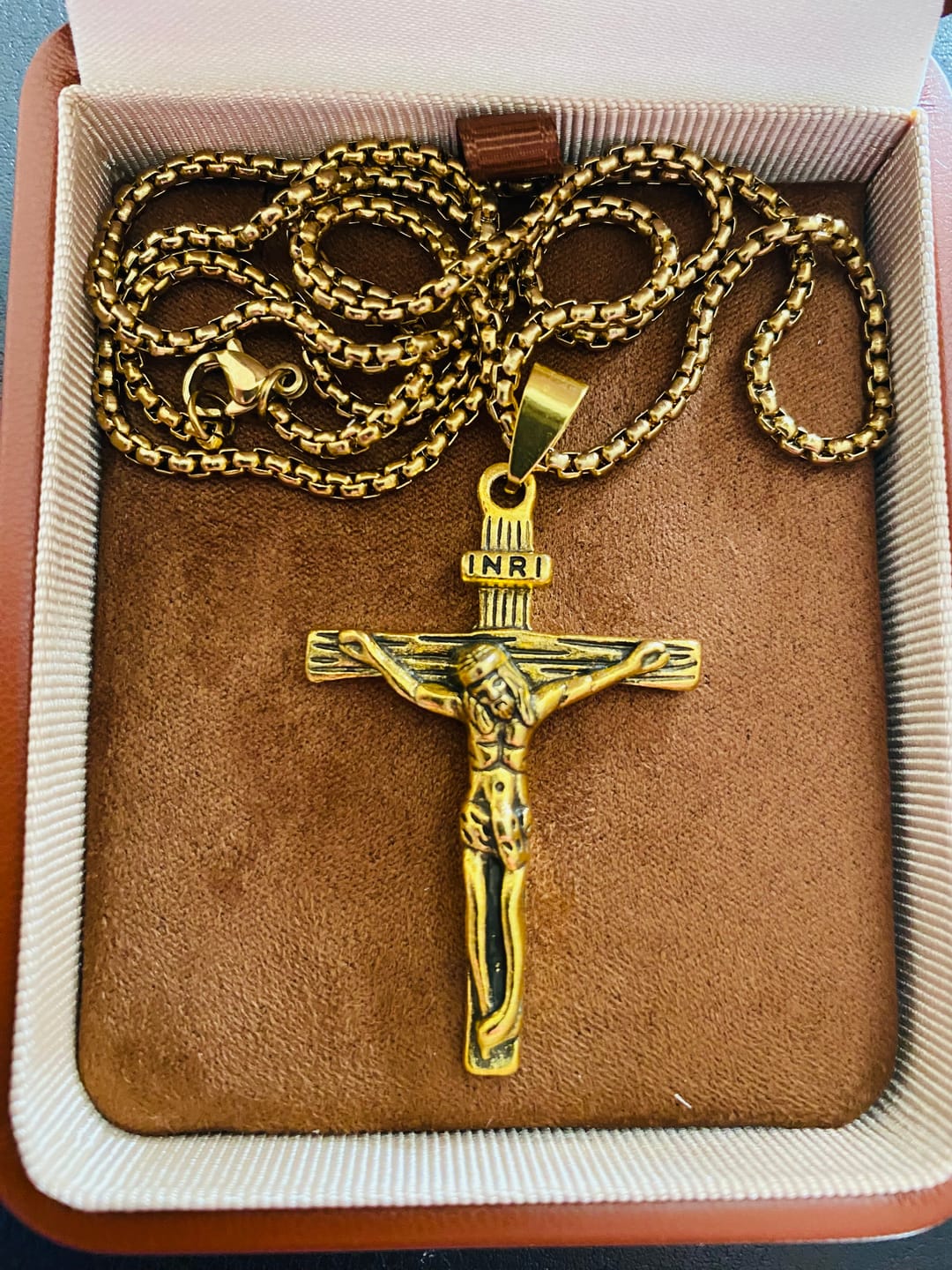 Customer photo review of FREE Today: Handcrafted Cloisonné Beads Timeless Faith Bracelet: A Testament of Christ's Presence