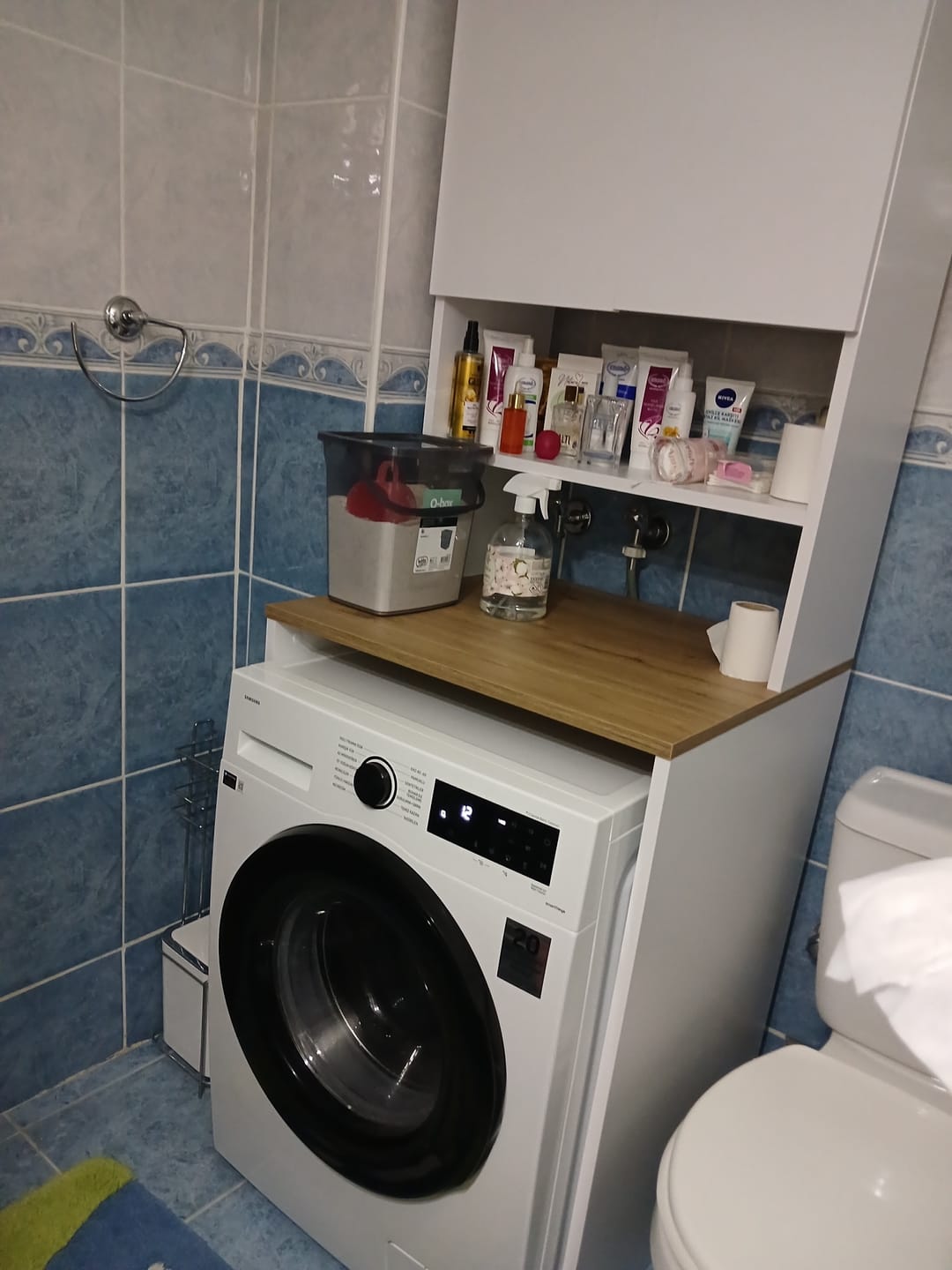 Customer photo review of Rani KD101 Çamaşır Makinesi Dolabı 3 Raflı Kapaklı Banyo Dolabı Beyaz - Sepet Ceviz