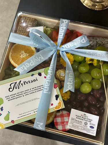Customer photo review of Bukit Gasing Gold Fruit Grazing Platter [Malaysia]