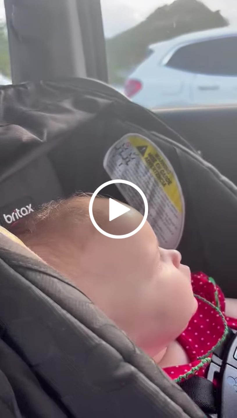 Customer video review of Tarjetazo pa'l Gustazo - Sticker para Tarjeta de Crédito