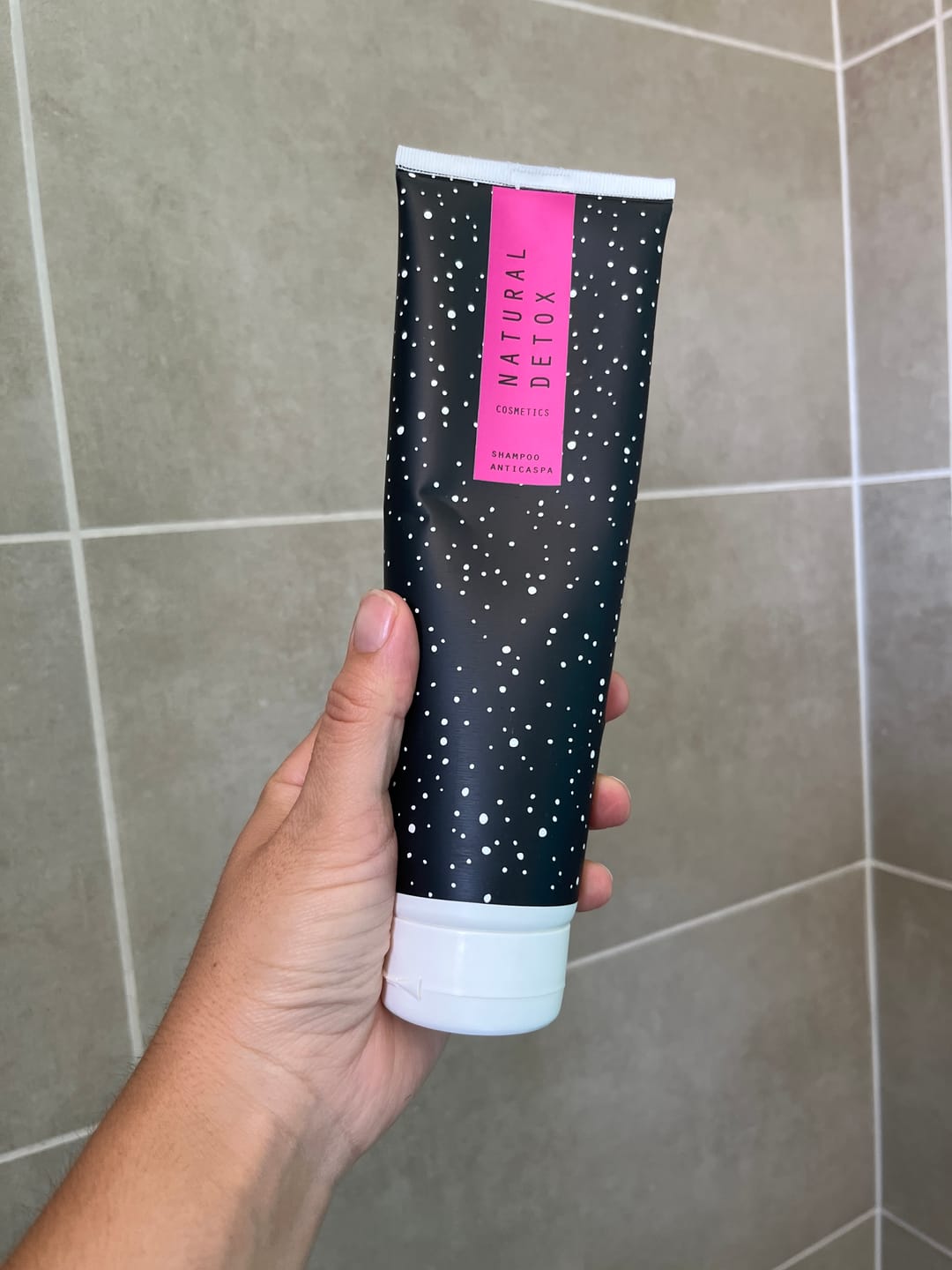 Customer photo review of Shampoo Anticaspa Grasa Líquido de 300 ml
