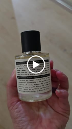 Customer video review of Molten Kiss