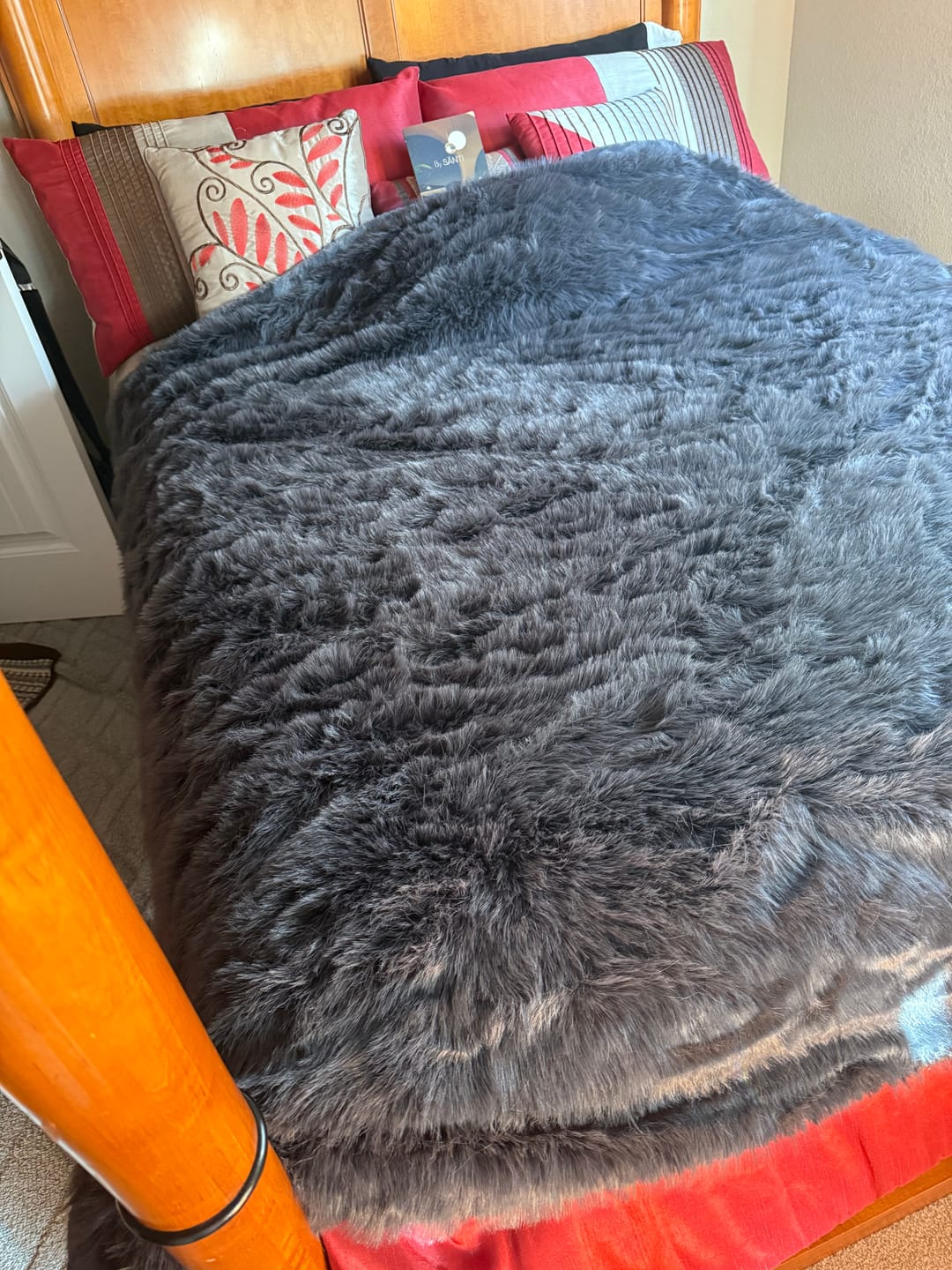 Customer photo review of WÛLF Blanket, By SĀNTI