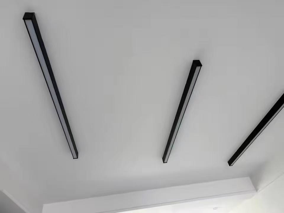 Customer photo review of WOMO Lineare LED Deckenleuchte Flur Lang Schmal Metall-WM1003