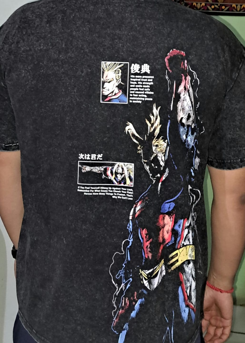 Customer photo review of Camisa All Might Toshinori - My Hero Academia