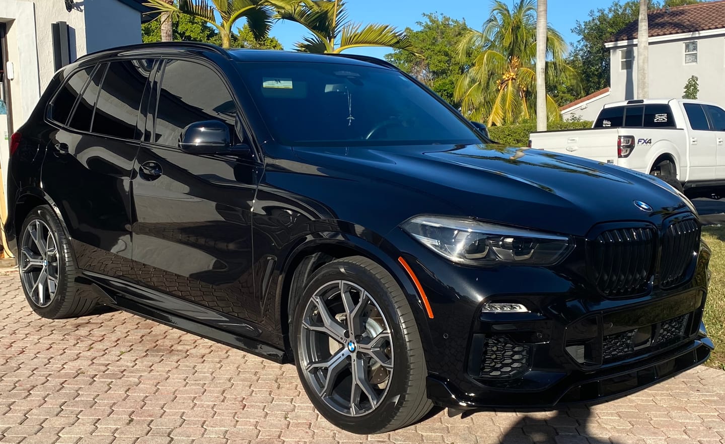 Customer photo review of Gloss Black Side Skirts For BMW G05 X5 M Sport (2019-2024) NexaNovo