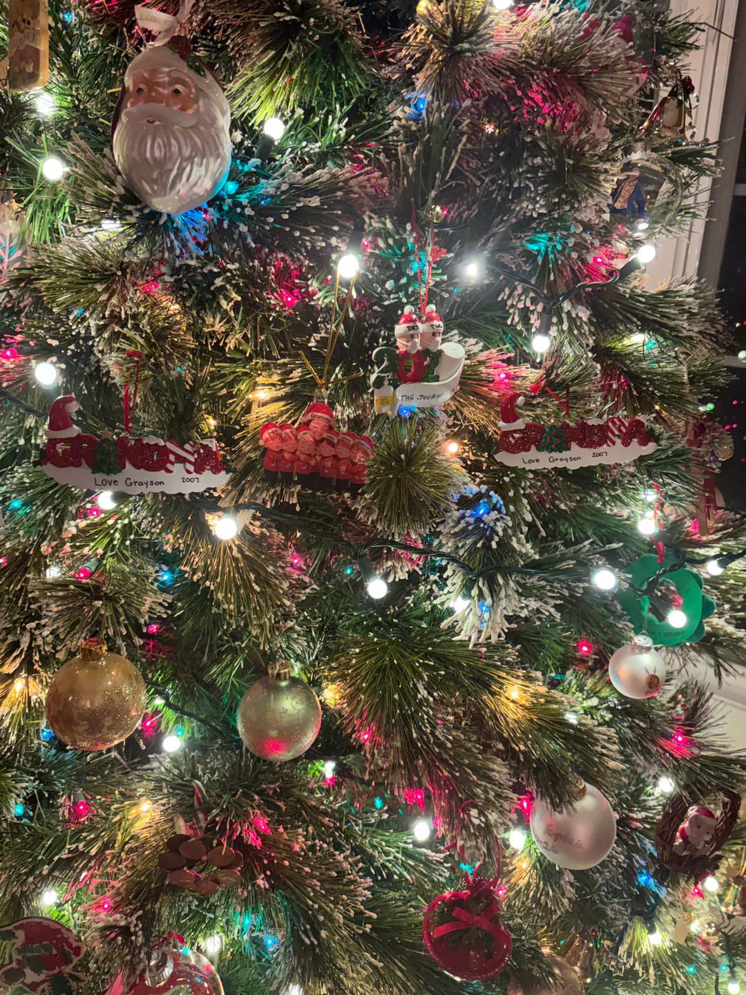 Customer photo review of Personalized Grandma Hugging Grandkids Ornament With 1-6 Names & Christmas Sweater Design | Heartfelt Gift For Grandparents Kids