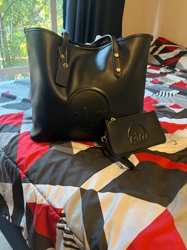 Customer photo review of Black Era Tote Bag