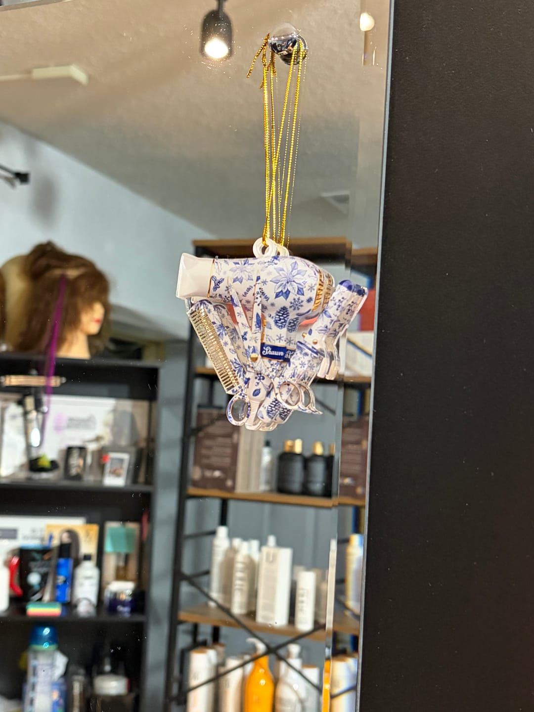 Customer photo review of Hairstylist Toile de Jouy Ornament, Personalized Christmas Acrylic Ornament, Gift For Hairdresser, Stylist or Salon Owner